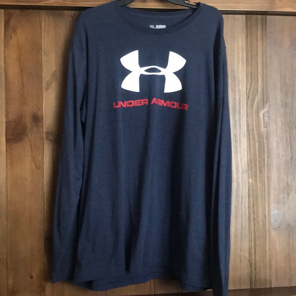 Under Armor long sleeve t-shirt